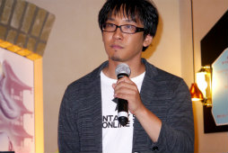 ���������꡼ No.009�Υ���ͥ������ / ���������ץ��PSO2�����������ե��פΥ�ǥ���ȯɽ���ݡ��ȡ�������������ܥ�˥塼��¿�̤���ŵ����������ã���ԤäƤ���