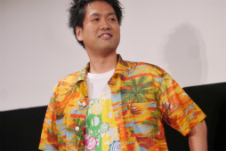 画像ギャラリー No.010のサムネイル画像 / 「PSO2」に小林幸子さんが降臨,メガ幸子と共にフェニックスに乗ってバーチャルライブを披露する。都内で行われた「地球親善大使 就任式」レポート