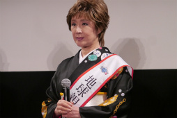 画像ギャラリー No.012のサムネイル画像 / 「PSO2」に小林幸子さんが降臨,メガ幸子と共にフェニックスに乗ってバーチャルライブを披露する。都内で行われた「地球親善大使 就任式」レポート