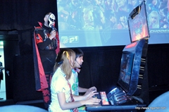 画像ギャラリー No.008のサムネイル画像 / 鉄拳さんの芸名はゲームのパクリだと公式に認めた? 原田勝弘氏や佐藤かよさんらが出演した,映画「鉄拳 ブラッド・ベンジェンス」イベントレポート