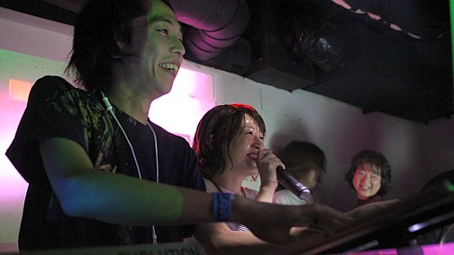 画像ギャラリー No.004のサムネイル画像 / 秋葉原のMOGRAが「鉄拳」サウンドに揺れた。「鉄拳TAG2」サントラリリースパーティ「TEKKEN TAG TOURNAMENT2 : Driving Beats」レポート