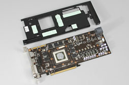 画像ギャラリー No.014のサムネイル画像 / オリジナルデザインを採用したPalitのGTX 680カードを試す。強化型電源+3連ファン仕様クーラーの効果はいかほどか