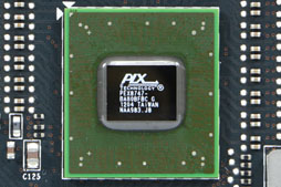 画像集#028のサムネイル/「GeForce GTX 690」レビュー。「プレイアブルな3画面環境」をカード1枚で実現可能に