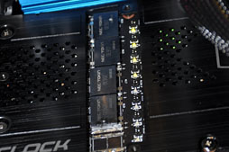 画像ギャラリー No.013のサムネイル画像 / GIGA-BYTE,OC版GTX 680カードの開発途上版をチラ見せ。5連ファンがGPUの熱を吸い出すクーラー「WINDFORCE 5X」搭載