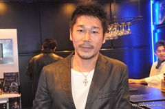 ���������꡼ No.070�Υ���ͥ������ / 54����ܦ���Υ���ܥ�˥塼���󶡡��Х����Ρ�Ǿ�ߤ��������ɤ���ϥ�ΡȤ��󤬤����ɤ�ǽ�Ǥ��롤1��25����Ź�Ρ�CAPCOM BAR�פ��ݡ��� 