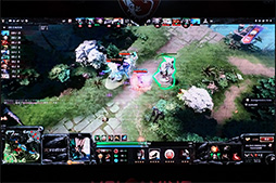 画像ギャラリー No.039のサムネイル画像 / 「Dota 2」の決勝戦で台北の夜が熱く燃えた。国際ゲームトーナメントBeat IT 2014をレポート