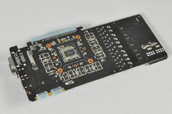 画像ギャラリー No.022のサムネイル画像 / 3スロット占有の大型クーラーを搭載したASUS製GTX 580カード「ENGTX580 DCII」。クーラーの冷却能力とOC周りをチェックする