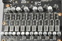 画像ギャラリー No.023のサムネイル画像 / 3スロット占有の大型クーラーを搭載したASUS製GTX 580カード「ENGTX580 DCII」。クーラーの冷却能力とOC周りをチェックする