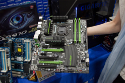 画像ギャラリー No.002のサムネイル画像 / 「2011 AKIBA PC-DIY EXPO 夏の陣」が開催。「Rewrite」仕様の“痛PC”を撮影してきた