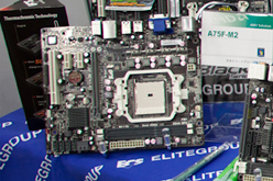 画像ギャラリー No.006のサムネイル画像 / 「2011 AKIBA PC-DIY EXPO 夏の陣」が開催。「Rewrite」仕様の“痛PC”を撮影してきた