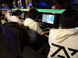 ���������꡼ No.002�Υ���ͥ������ / �֥��ڥ����ե�����2��SPECIAL EXHIBITION MATCH 2013 ASIA�������ˡ����ȴڹ����ɽ����󤬸���������»�