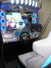 画像ギャラリー No.004のサムネイル画像 / 立体視に対応した爽快レースゲーム「マキシマムヒート」が初お披露目。バンダイナムコゲームス,新製品発表会レポート