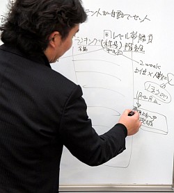 画像ギャラリー No.008のサムネイル画像 / 「シュヴァリエ サーガ タクティクス」にさらなる熱を! 今後実装予定の「演習場」「攻城戦」について御影氏,江田氏にインタビュー