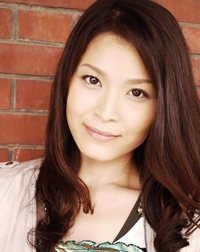 画像ギャラリー No.005のサムネイル画像 / 「TOMB RAIDER」日本語吹き替え版トレイラーが公開に。今作よりララ・クロフトの声を演じる甲斐田裕子さんからのメッセージも掲載