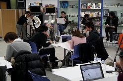 画像ギャラリー No.009のサムネイル画像 / ひょっとすると「憑依ドン!」になっていた?「ゴースト トリック」のブロガーイベントで,開発秘話やiPhone/iPod touch版のアップデート情報が明らかに