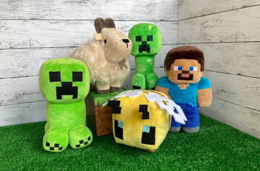 画像ギャラリー No.003のサムネイル画像 / 日本未発売の海外グッズが入った「マインクラフト ブラックミステリーバッグシリーズ2」が全国のイオンで発売