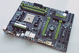 ꡼ No.002 | COMPUTEXϡIntel 8꡼åץåȤפˤĤGIGABYTEʹƤߤ