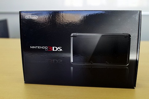 新しいものを買ったときの 箱を開けるワクワク感 は異常 というわけで ニンテンドー3ds をさっそく開封してみた 新しいものを買ったときの 箱を開けるワクワク感 は異常 というわけで ニンテンドー3ds をさっそく開封してみた