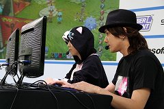 画像ギャラリー No.006のサムネイル画像 / 菊池亜沙美さんがイケメン遠藤Pにお仕置き? 「くろネコONLINE on ステージ」レポート