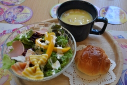 画像ギャラリー No.011のサムネイル画像 / ハピなる! 個性的で美味しいメニューが楽しめる「プリティーオールフレンズレインボー♡イースターカフェ」をレポート