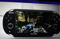 画像集#002のサムネイル/［E3 2011］「PlayStation Vita」をさっそく触ってみた！ 触り心地や操作感，有機ELパネルの見やすさはいかに？ 「Uncharted」など計5タイトルのインプレッションと共にがっつりレポート