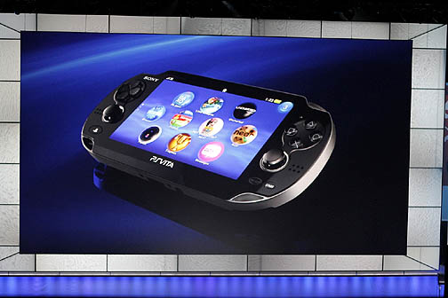 画像集#055のサムネイル/［E3 2011］「PlayStation Vita」をさっそく触ってみた！ 触り心地や操作感，有機ELパネルの見やすさはいかに？ 「Uncharted」など計5タイトルのインプレッションと共にがっつりレポート