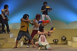 画像ギャラリー No.026のサムネイル画像 / 「舞台 STORM LOVER〜波打ち際の王子SUMMER 改!〜」のゲネプロをレポート。セントルイス・ハイの熱い夏が再び!