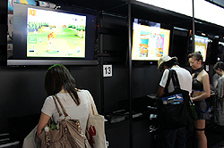 ꡼ No.004Υͥ / TGS 2011ϡ֥Х륲ॳʡפʤ󤫥ФXperia PLAYץ֡ˤPlayStationեȤ󥹥ȡ뤵줿֤̥ץ쥤֥Ÿġġ