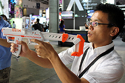 ꡼ No.018Υͥ / TGS 2011ϡ֥Х륲ॳʡפʤ󤫥ФXperia PLAYץ֡ˤPlayStationեȤ󥹥ȡ뤵줿֤̥ץ쥤֥Ÿġġ