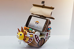 画像ギャラリー No.011のサムネイル画像 / NTTドコモ,「Xperia AX」や「GALAXY Note II」など2012年冬モデル端末を「CEATEC JAPAN 2012」にて先行展示