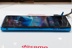 ꡼ No.020Υͥ / NTTɥ⡤GALAXY S III סAQUOS PHONE ZETAפʤ2012ǯߥǥ륹ޡȥե10ʤȯɽ٤Ƥ100MbpsΡXiפб