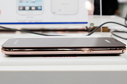 ꡼ No.027Υͥ / NTTɥ⡤GALAXY S III סAQUOS PHONE ZETAפʤ2012ǯߥǥ륹ޡȥե10ʤȯɽ٤Ƥ100MbpsΡXiפб