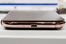 ꡼ No.030Υͥ / NTTɥ⡤GALAXY S III סAQUOS PHONE ZETAפʤ2012ǯߥǥ륹ޡȥե10ʤȯɽ٤Ƥ100MbpsΡXiפб