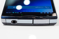 ꡼ No.041Υͥ / NTTɥ⡤GALAXY S III סAQUOS PHONE ZETAפʤ2012ǯߥǥ륹ޡȥե10ʤȯɽ٤Ƥ100MbpsΡXiפб