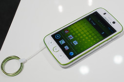 ꡼ No.045Υͥ / NTTɥ⡤GALAXY S III סAQUOS PHONE ZETAפʤ2012ǯߥǥ륹ޡȥե10ʤȯɽ٤Ƥ100MbpsΡXiפб