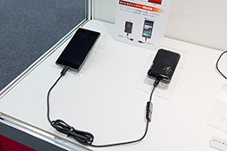 ꡼ No.057Υͥ / NTTɥ⡤GALAXY S III סAQUOS PHONE ZETAפʤ2012ǯߥǥ륹ޡȥե10ʤȯɽ٤Ƥ100MbpsΡXiפб