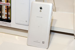 ɥ⡤Xperia Zפ2MEDIASʤ2013ǯեǥ륹ޡȥե֥åȤȯɽܥǥäȻȤäƤߤ 