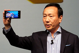 画像集 No.003のサムネイル画像 / Xperia Z5三兄弟や「Nexus 5X」の性能と発熱を「デレステ」で検証。NTTドコモ2015〜16年冬春モデルテストレポート前編