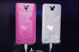 画像ギャラリー No.013のサムネイル画像 / 受信時最大375Mbpsを実現した「Xperia X Performance」「Galaxy S7 edge」に注目。NTTドコモが2016年夏モデルスマートフォンを発表