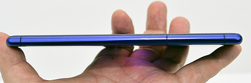 画像ギャラリー No.010のサムネイル画像 / アスペクト比9:21の新型スマホ「Xperia 1」ハンズオン。ソニーの映像技術が詰め込んだ有機ELパネルとゲーマー向け機能に注目