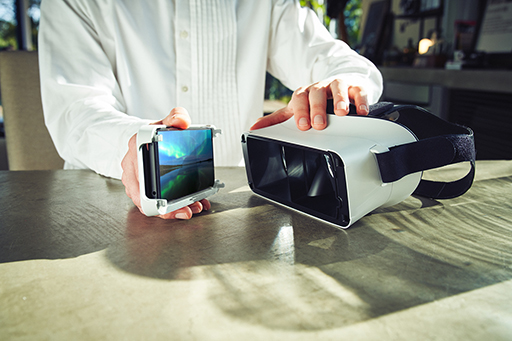 画像ギャラリー No.010のサムネイル画像 / オープンマーケット版「Xperia 1 III」が11月19日に発売。スマートフォン組み込み型VRヘッドセット「XPERIA View」も登場