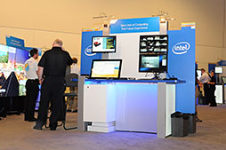 画像ギャラリー No.014のサムネイル画像 / Intel,10cm平方でモバイルCore i3搭載の超小型マザーボードを公開。純正ベアボーンとして10月に発売予定