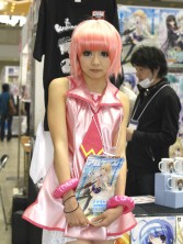 画像ギャラリー No.008のサムネイル画像 / 5pb.所属アーティストによる恒例のライブもあった“萌えの祭典”「DreamParty東京2011春」のレポートを掲載