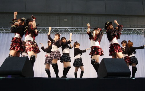 画像ギャラリー No.030のサムネイル画像 / 5pb.所属アーティストによる恒例のライブもあった“萌えの祭典”「DreamParty東京2011春」のレポートを掲載