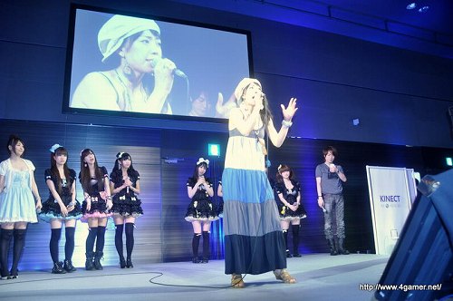 画像ギャラリー No.023のサムネイル画像 / 「STEINS;GATE 比翼恋理のだーりん」トークショーに志倉千代丸氏と山本彩乃さんが出演。いとうかなこさんやアフィリア・サーガ・イーストによるライブも行われたイベントをレポート