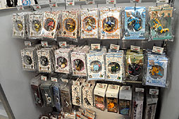 ���������꡼ No.018�Υ���ͥ������ / e-CAPCOM���꾦�ʤ���ϥ���������ꥰ�å���¿�����١����ץ����Υ��ե�����륷��åס֥������ץ�������ĥ��פ˹ԤäƤ���