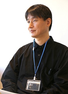 ���������꡼ No.001�Υ���ͥ������ / ��������2015ǯ�ˤ���ʤ�ķ�����ܻؤ���HOUNDS�ץ����åդ�ľ�⥤�󥿥ӥ塼����ˡ����ʸ��̤���ġ֥������ॹ����פ������������