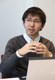 ���������꡼ No.002�Υ���ͥ������ / ��������2015ǯ�ˤ���ʤ�ķ�����ܻؤ���HOUNDS�ץ����åդ�ľ�⥤�󥿥ӥ塼����ˡ����ʸ��̤���ġ֥������ॹ����פ������������