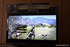 画像ギャラリー No.026のサムネイル画像 / 「Dragon's Dogma」では,油瓶を投げつけ炎の弓でサイクロプスを炎上させることも可能。RPG要素もたっぷり紹介された,メディア向けプレゼンをレポート