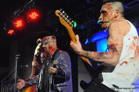 画像ギャラリー No.006のサムネイル画像 / 「デッドライジング 2 オフ・ザ・レコード」は本日発売。SABU監督らショートムービー「TOKYO DEADRISING」関係者も出演した発売前夜祭をレポート